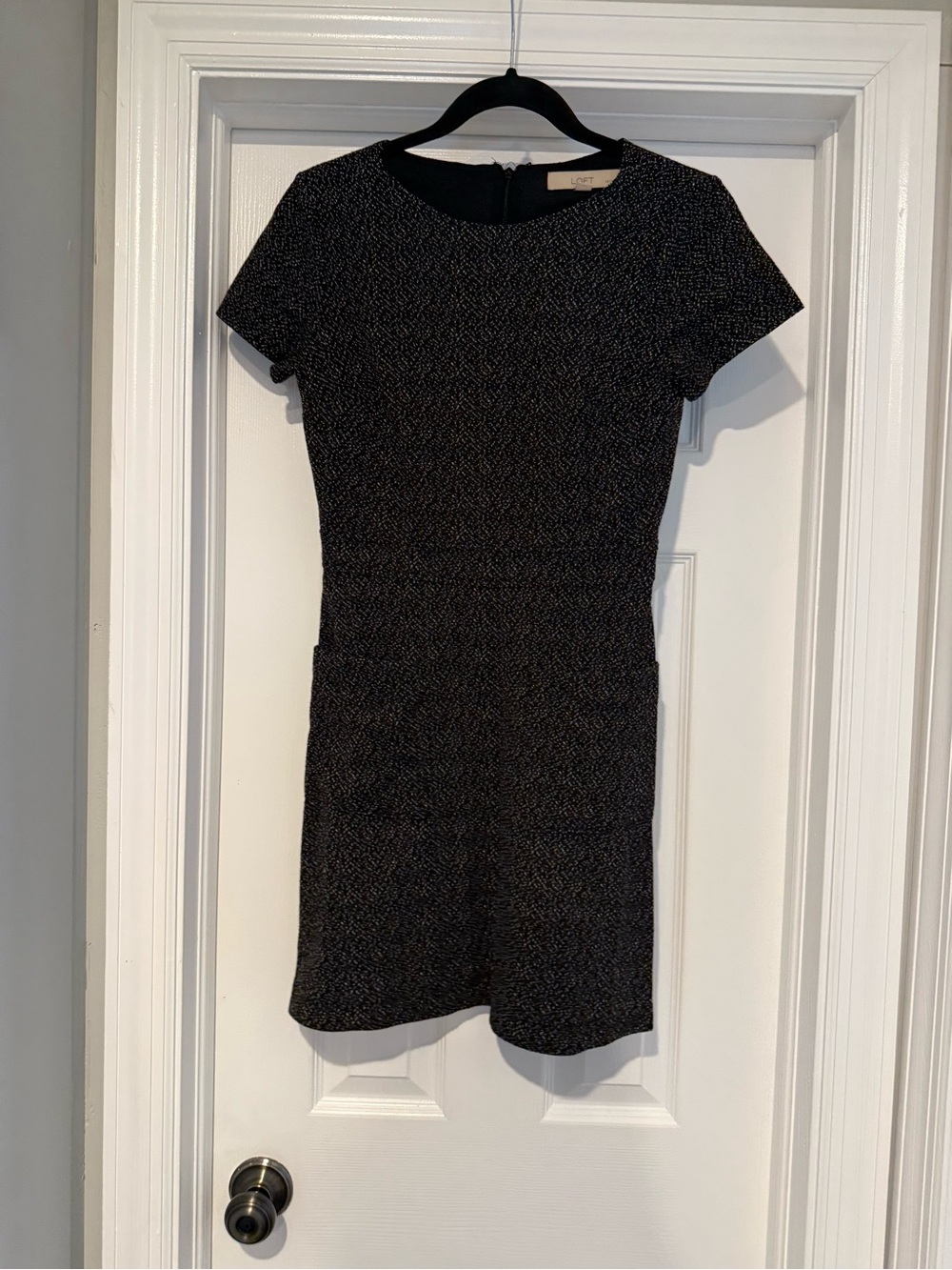 Loft Black Short Sleeve Textured Sheath Dress Size 2Petite